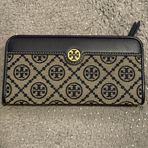 Tory Burch Navy and Tan Wallet - Picture 2 of 5
